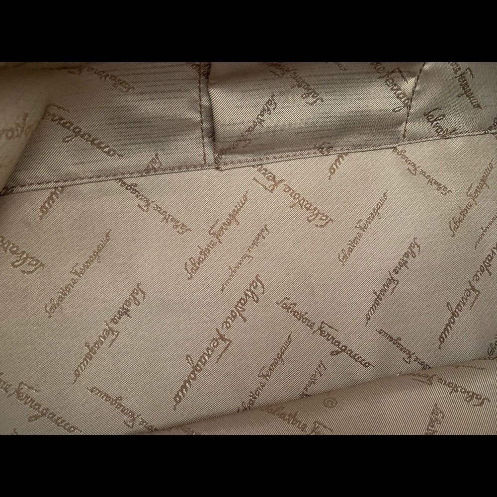 Salvatore Ferragamo yellow speedy bag. - Picture 5 of 6